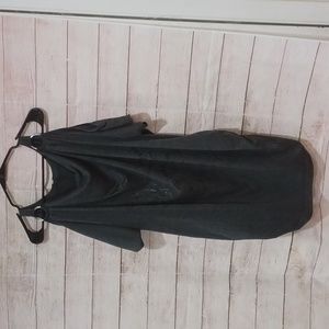 Mi Maneti 2x? Dark gray peekaboo shoulder t-shirt with black butterflies